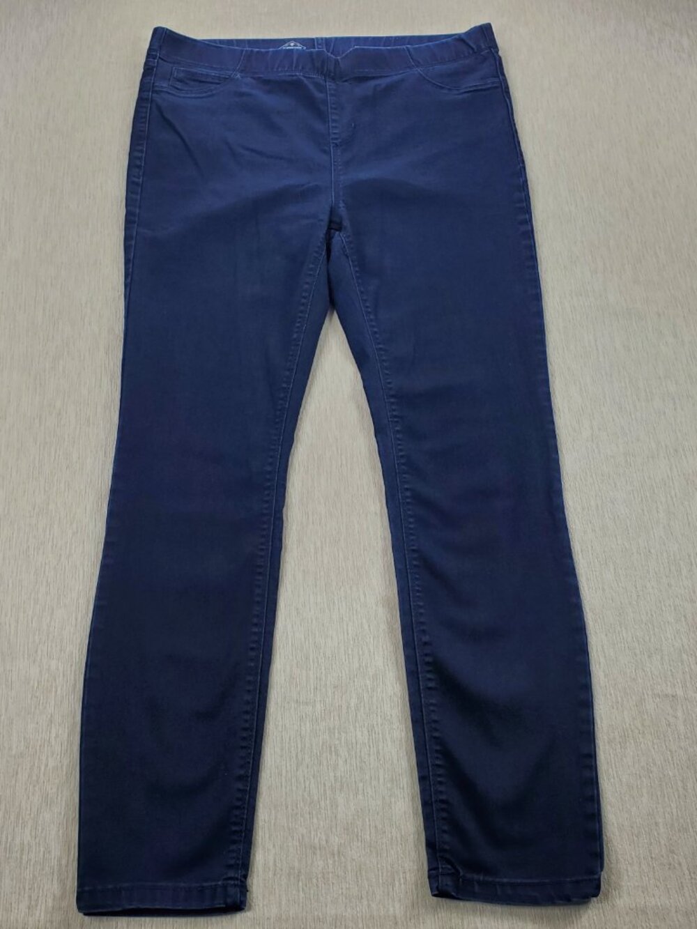 St Johns Bay Skinny Leg Women's Pull-On Blue Jeans Size 10 Dark Denim Stretch